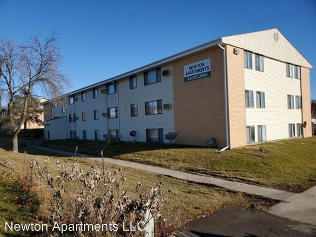 Building Photo - 1650 S 15th Ave W
