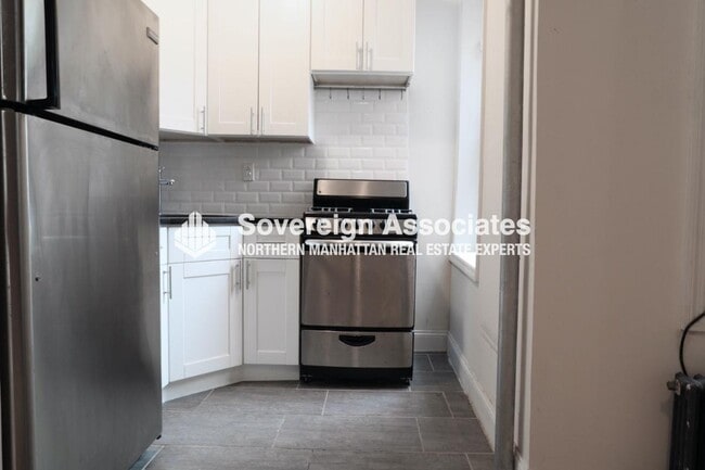 Building Photo - 573 W 159th St