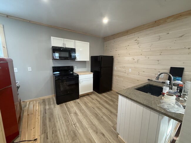 Building Photo - 41 Knapp St