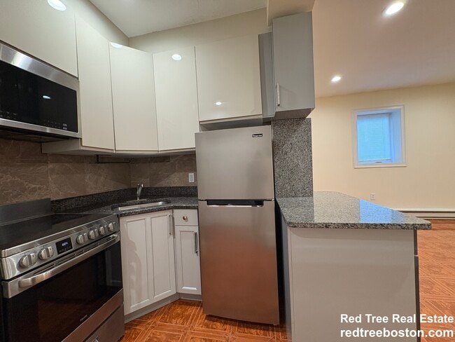 Building Photo - 69 Babcock St