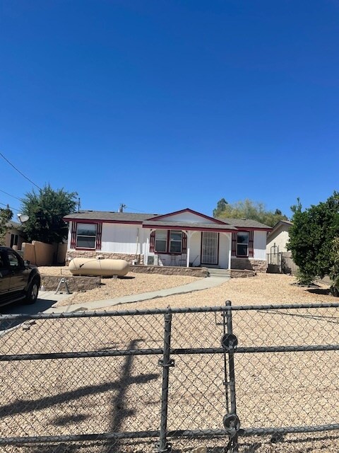 Foto del edificio - 23686 Lodge Dr