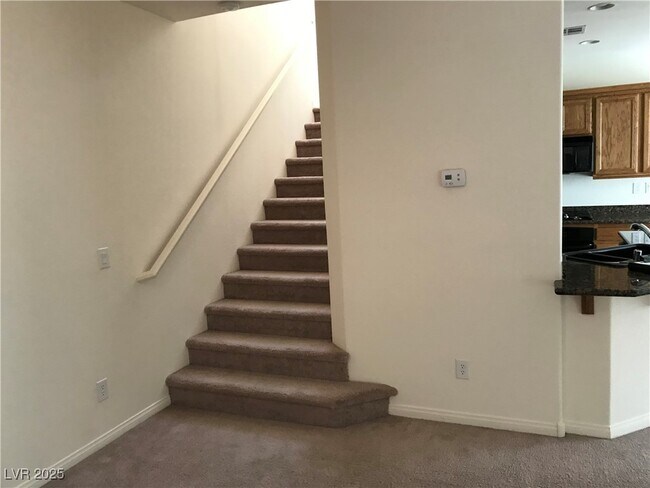 Foto del edificio - 9529 Van Halen Ln