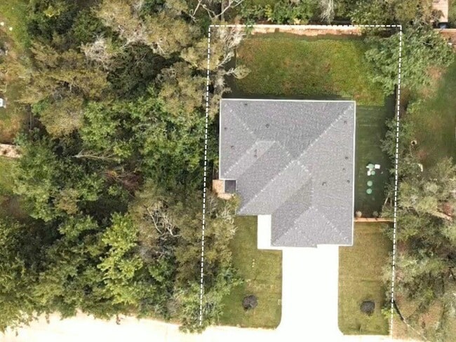 Building Photo - 11111 Elm St