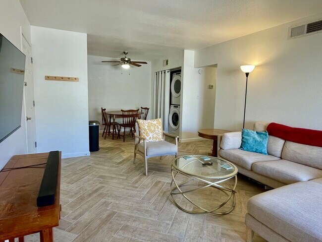 Foto del edificio - 5877 N Granite Reef Rd