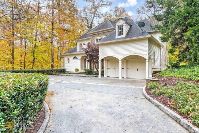 Foto del edificio - 1296 W Wesley Rd NW