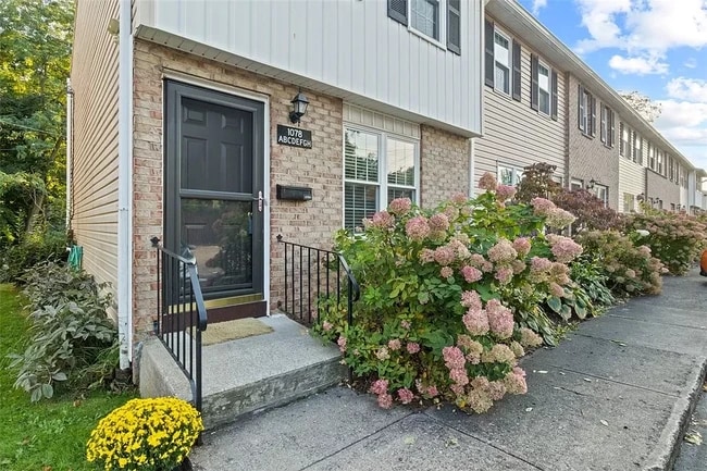 Building Photo - 1078H Mount Hope Ave