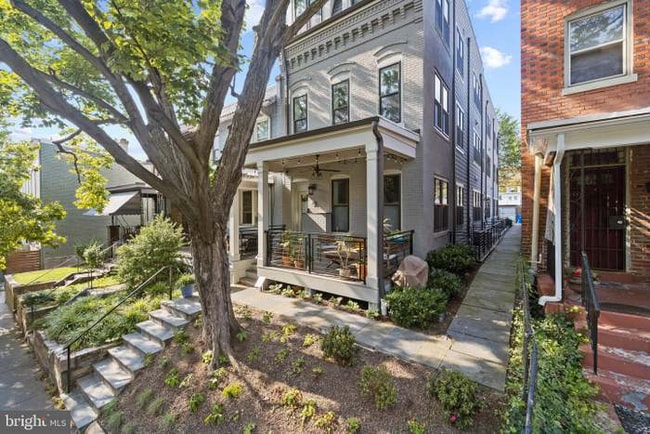 Foto del edificio - 761 Kenyon St NW