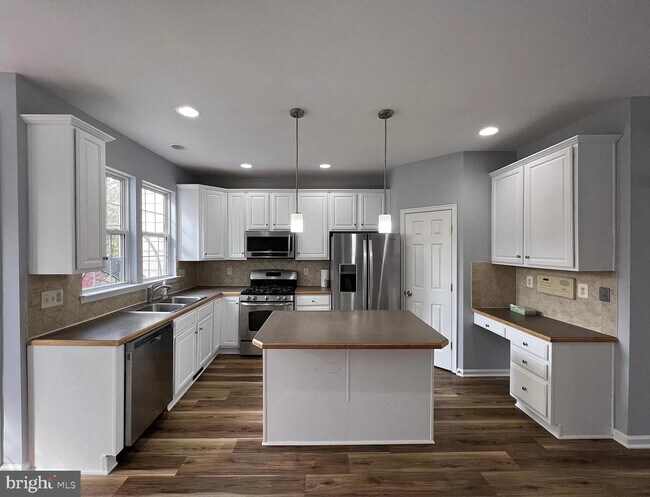 Building Photo - 11544 Cavalier Landing Ct