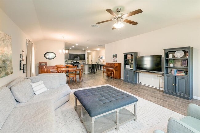 Building Photo - 10921 Ukaoma Wy