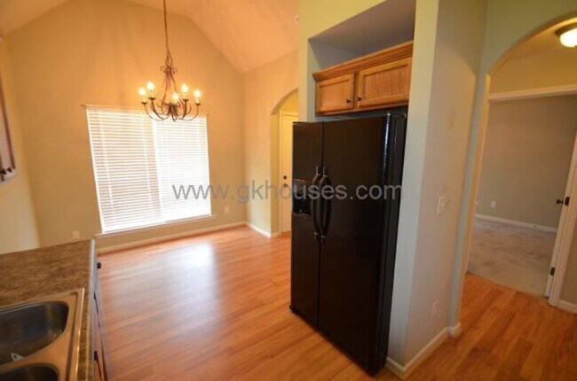 Building Photo - 2791 Southwood Ln