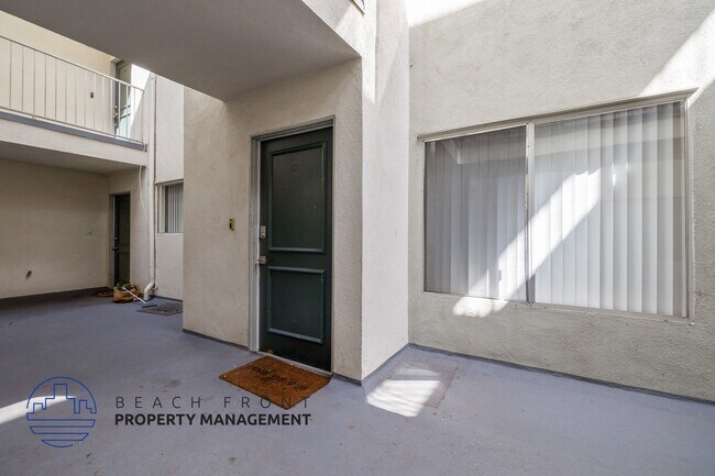 Foto del edificio - 355 Coronado Ave.