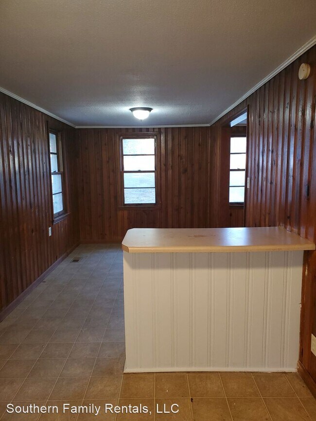 Building Photo - 3 br, 1 bath House - 507 Poplar St.