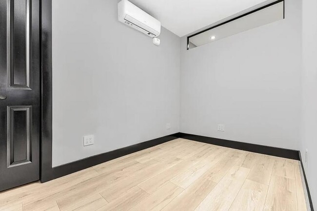 Building Photo - 3 bedroom in New York NY 10019