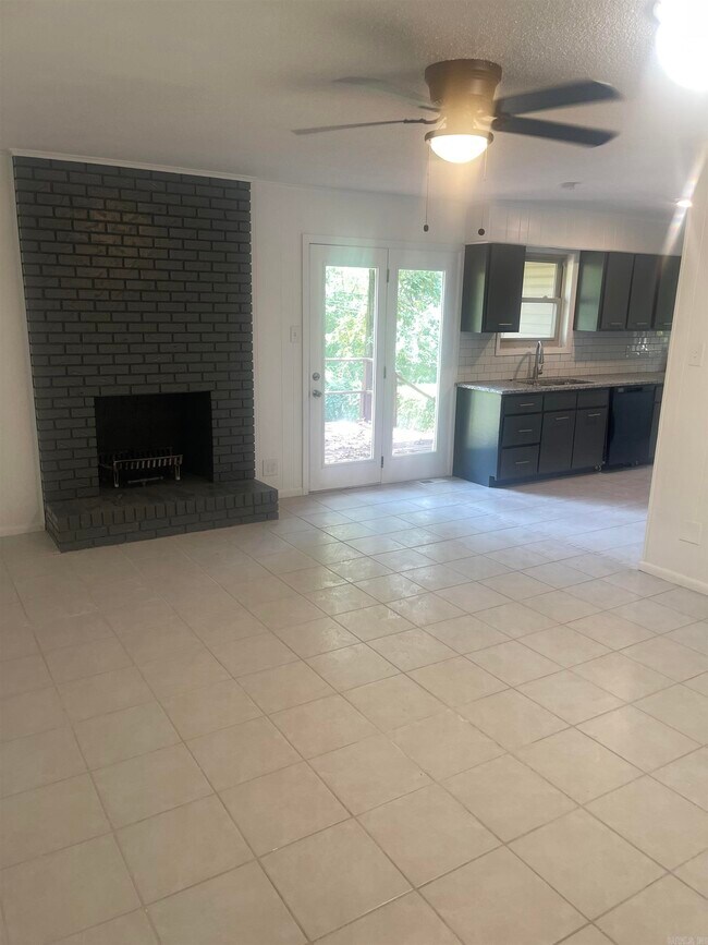 Building Photo - 8706 Oakhaven Dr