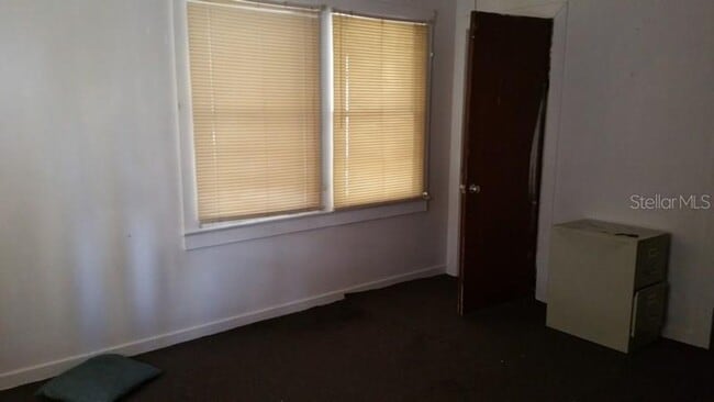 Building Photo - Cozy 3 bedroom, 1 bath for rent near downt...