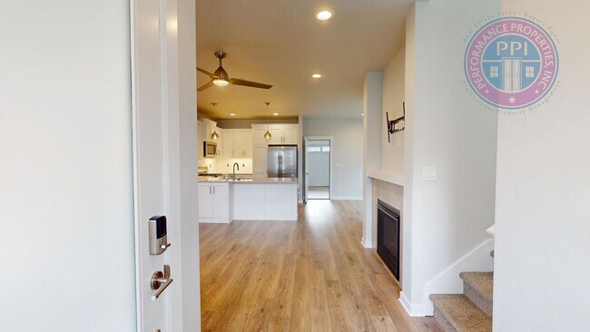 Foto del edificio - **Pahlisch Homes at Rosedale Parks! Luxury Townhome, Desirable End Unit, Community Pool, Clubhous...