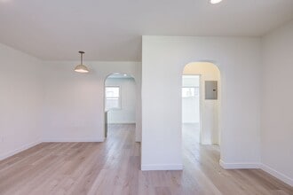 Building Photo - 11820 1/2-12351 Riverside Dr