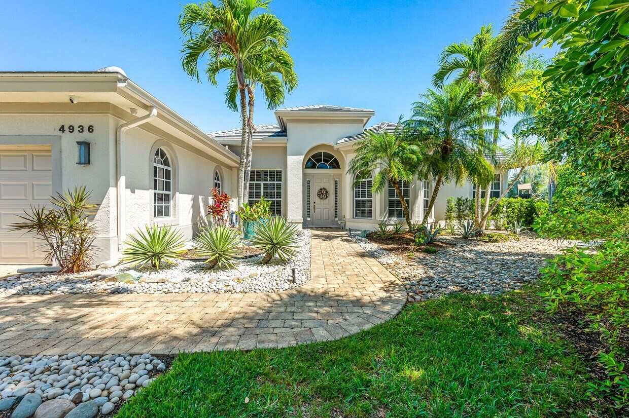 Primary Photo - GORGEOUS POOL HOME FOR RENT IN NORTH NAPLES