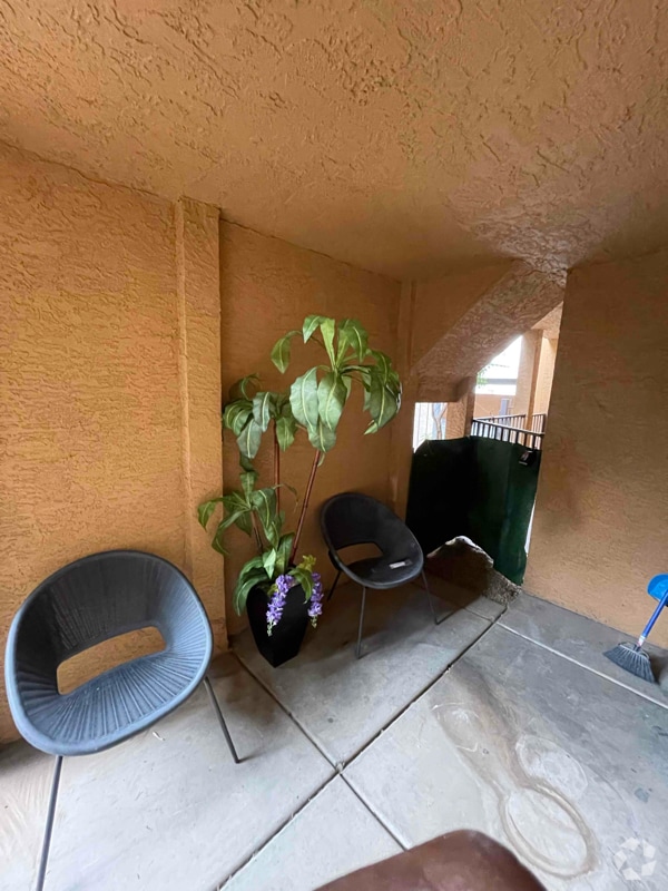 Building Photo - 1831 W Mulberry Dr
