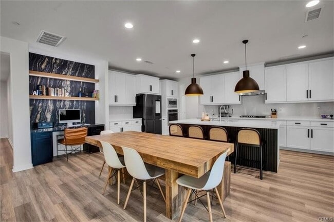 Foto del edificio - Stunning and Spacious 5BR 3BA Home w/ Solar Panels + Community Pool + Basketball/Tennis Court + S...