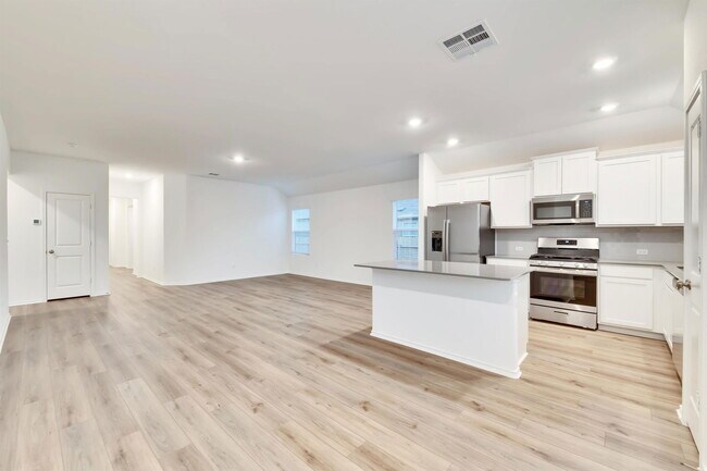 Foto del edificio - 113 River Rise Rd