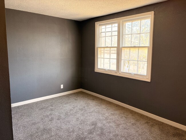 Foto del edificio - 46 Blackhawk Rd