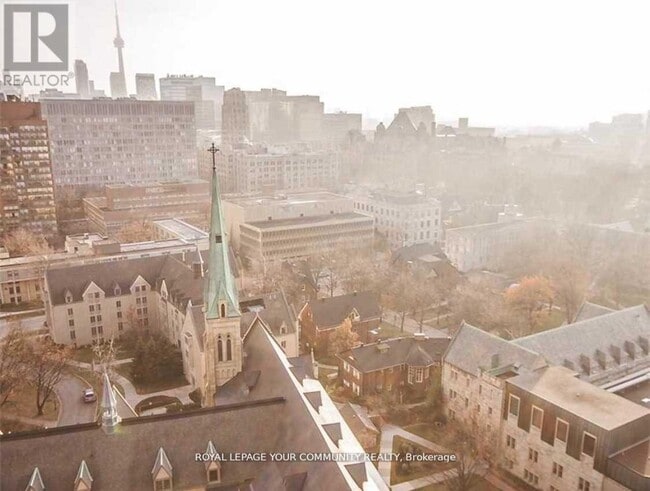 Building Photo - 1080 Bay St.