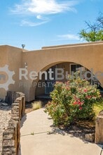 Building Photo - 708 Rio Arriba Ave SE