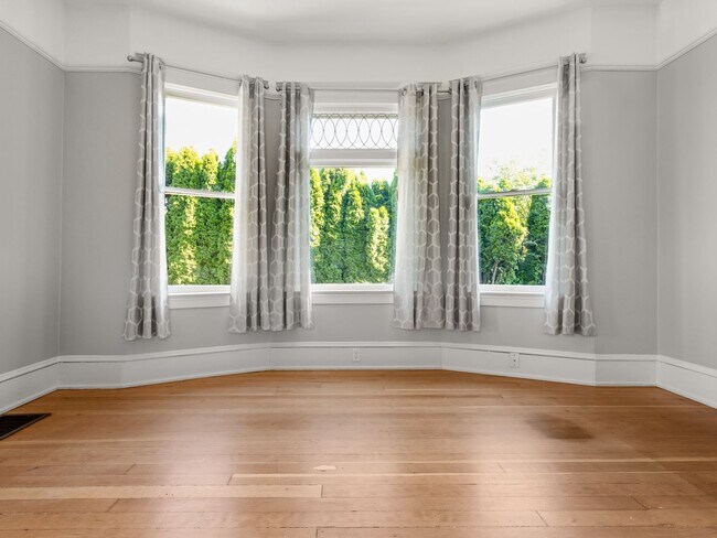 Foto del edificio - 5 bedroom, 2 bath in North Portland - Bois...