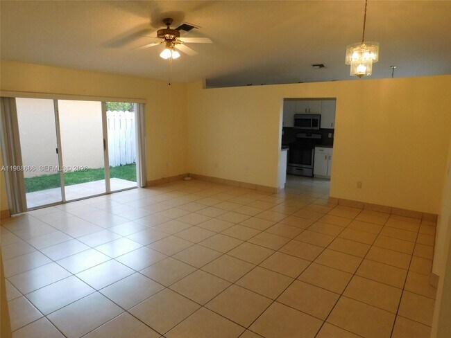 Foto del edificio - 13439 NW 5th Ct