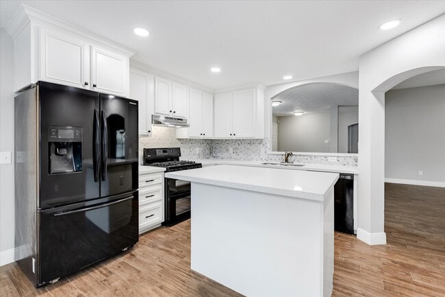 Foto del edificio - 6618 Grant Dr