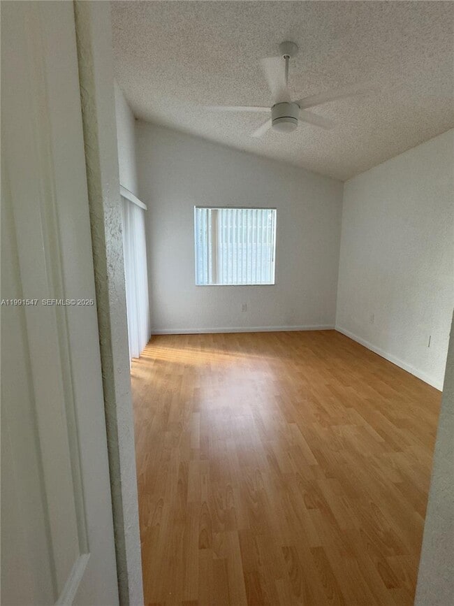 Building Photo - 2861 N Oakland Forest Dr