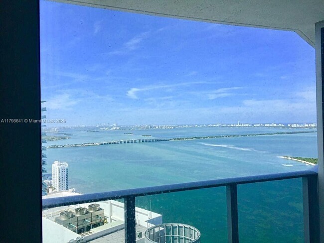 Foto del edificio - 488 NE 18th St