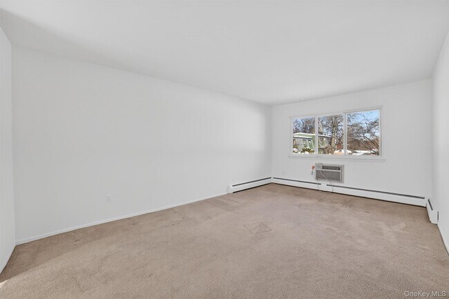 Building Photo - 126 Coachlight Square