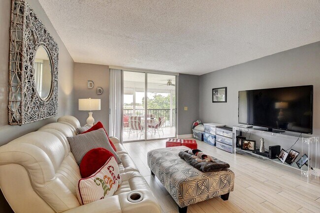 Foto del edificio - 14723 Cumberland Dr