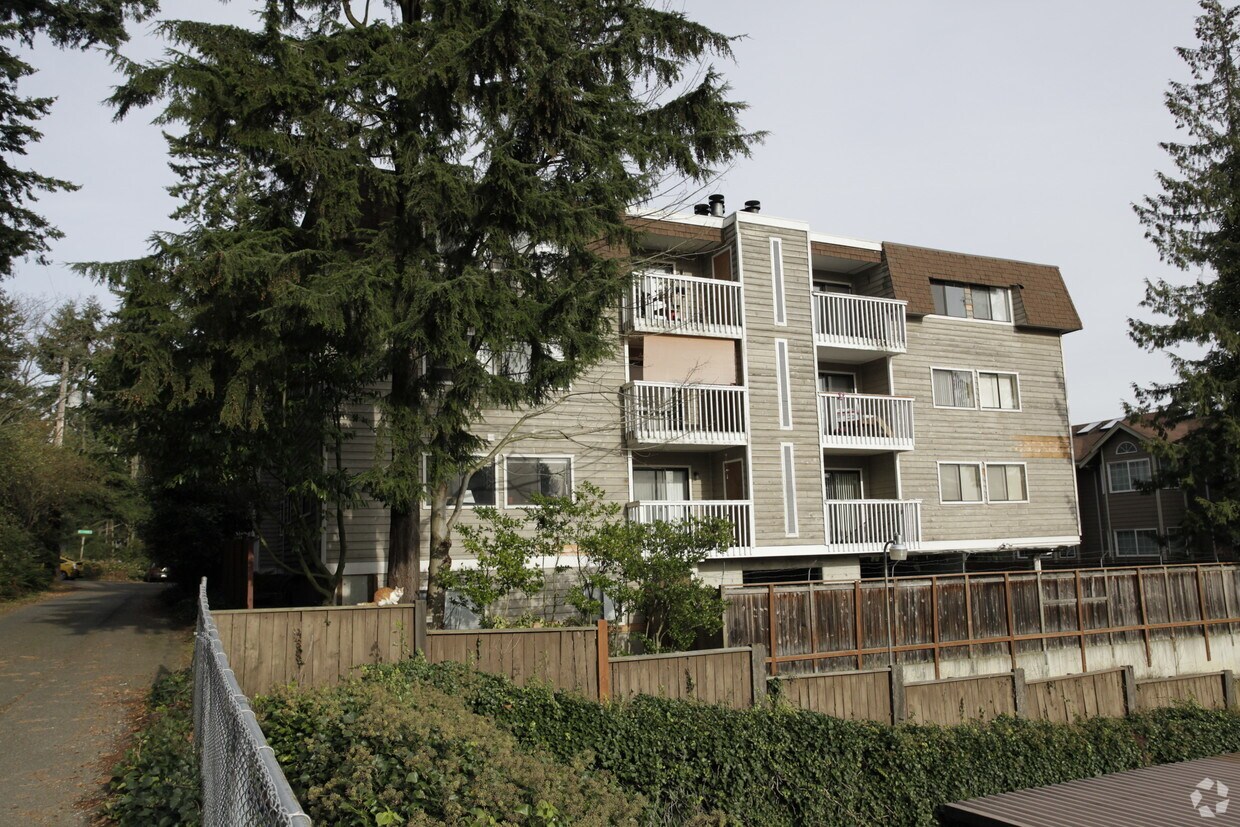 1203 NE 135th St - Apartamentos Parkside - Approach at Jackson Park