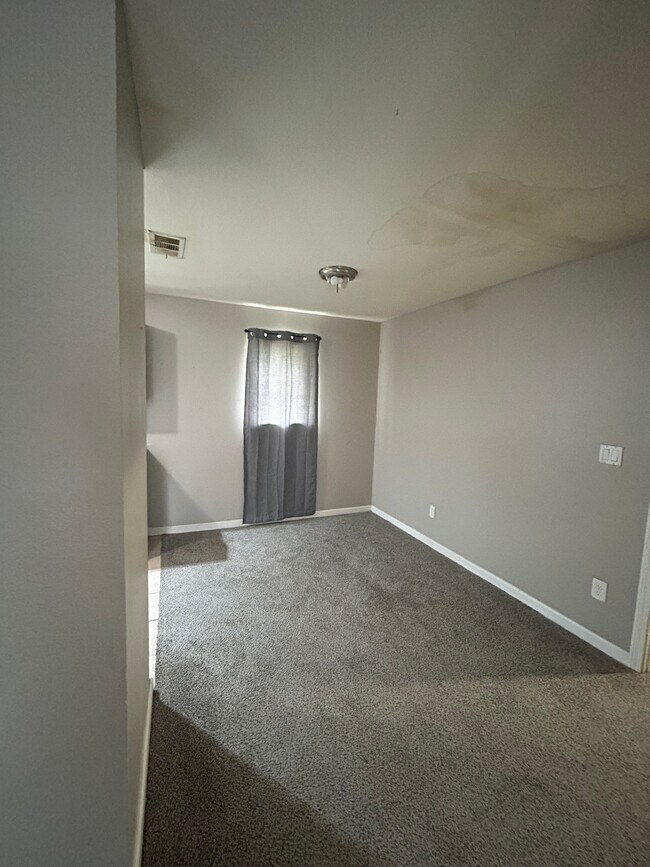 Comedor / Oficina - 5615 Overdale St
