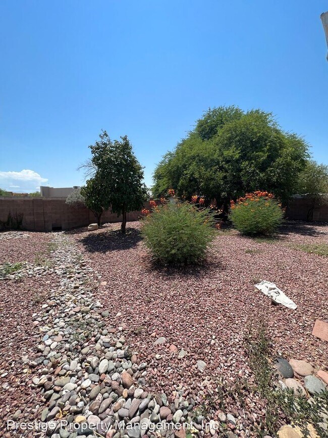 Foto del edificio - 3 br, 2 bath House - 2534 S. Perillo Drive