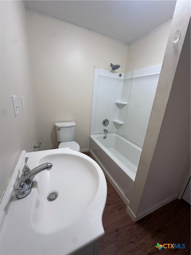 Foto del edificio - 921 E Courthouse St