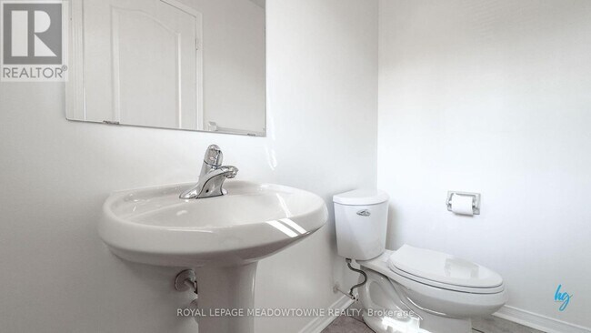 Building Photo - 3561 Southwick St