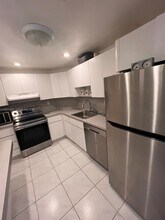 Building Photo - 300 Bayview Dr