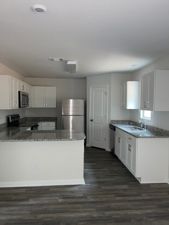 Building Photo - Call 832-538-3442 To Schedule Your Showing...