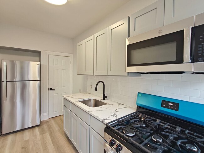 Foto del edificio - 5818 Addison St