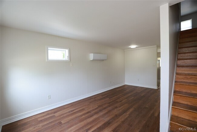 Building Photo - 3527 Bolling Rd