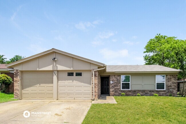Building Photo - 6421 Kary Lynn Dr N