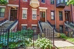 Foto principal - 208 W Springfield St