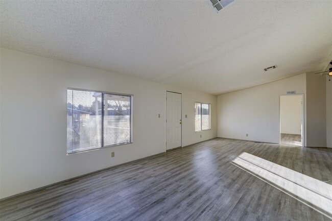 Building Photo - 2 Bedroom, 2 Bath Home Close to Willow Lake in Prescott