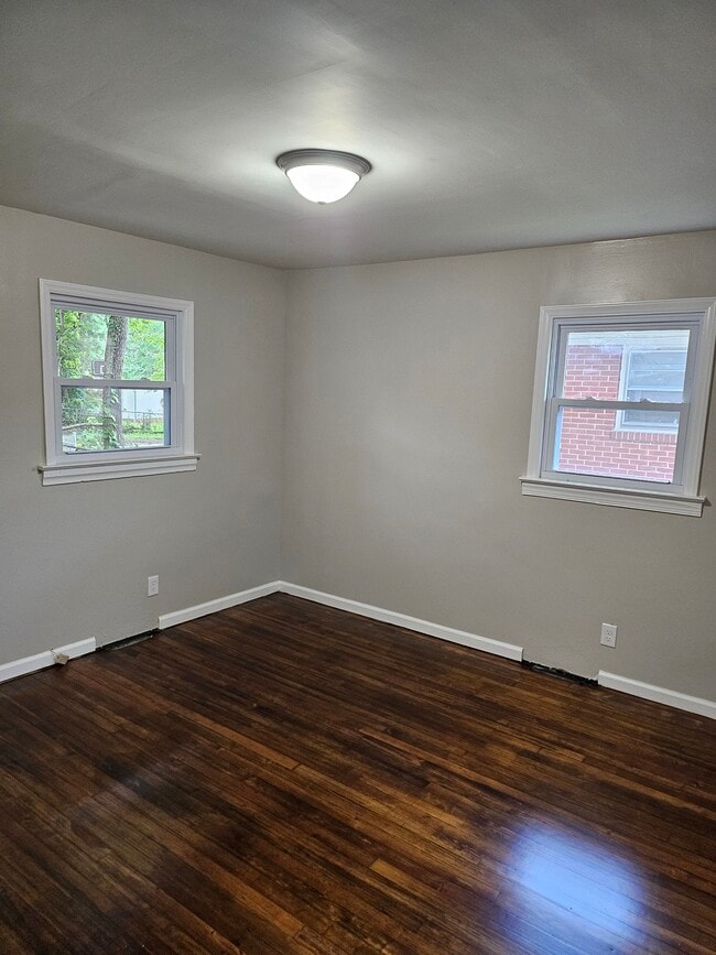 Building Photo - 607 McNair St