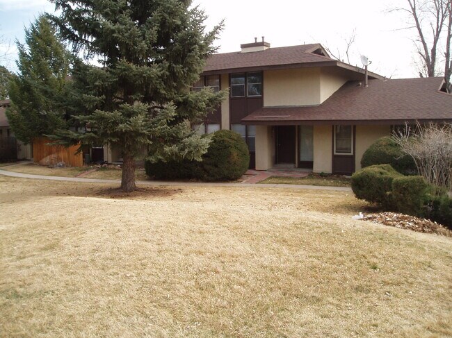 Foto del edificio - 15145 E Jefferson Pl