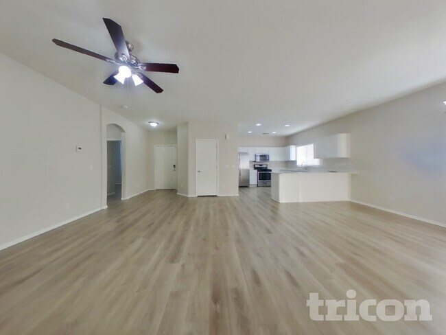 Foto del edificio - 16823 W Cottonwood St